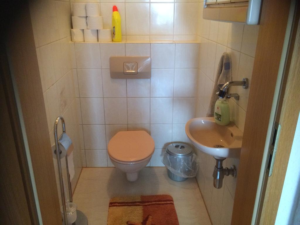 Zimmer Zur Ehemaligen Weinstube Untermberg Exteriör bild